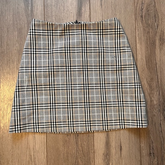 Aritzia Wilfred Skirt - Picture 2 of 4